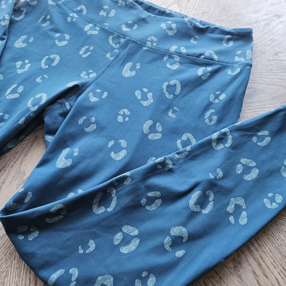 Lulu Inspired Zelos Women's Plus Size 2X Performance Leggings | Leopard Print - Picture 3 of 8